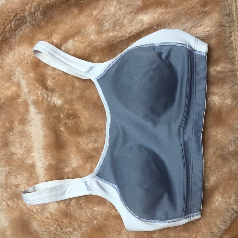 Sport Bra champions good for sport size 34/75 DD